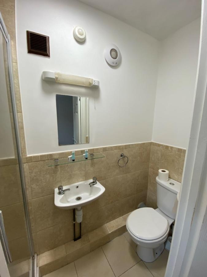 Contractors Guest House Гай-Віком Екстер'єр фото