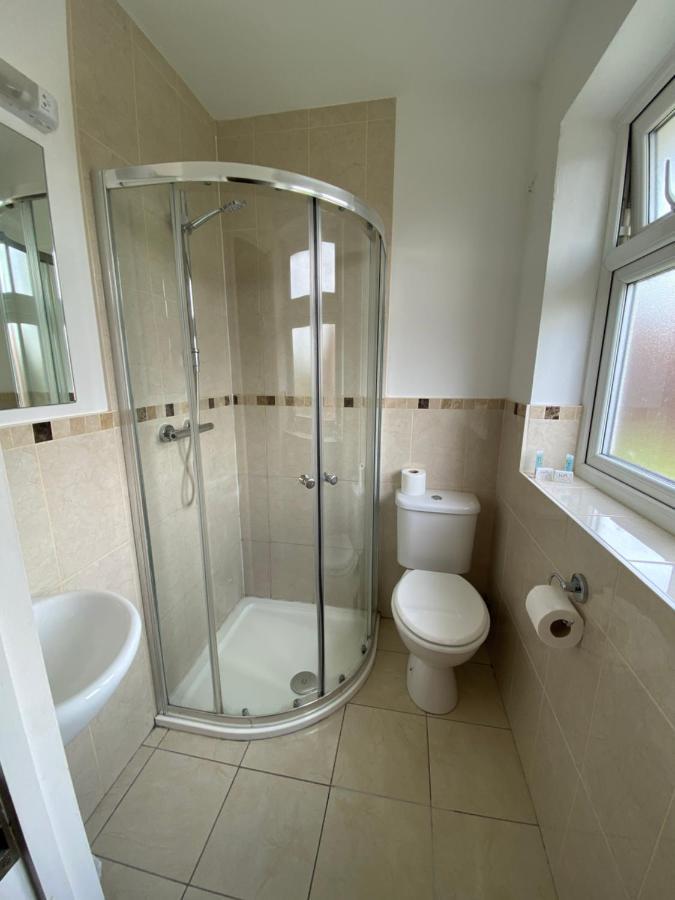 Contractors Guest House Гай-Віком Екстер'єр фото