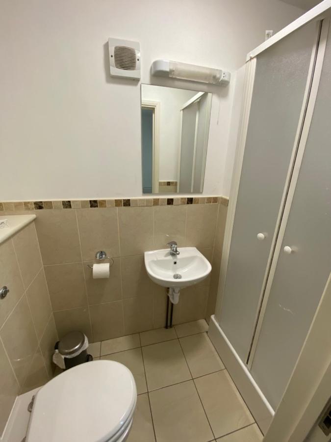 Contractors Guest House Гай-Віком Екстер'єр фото