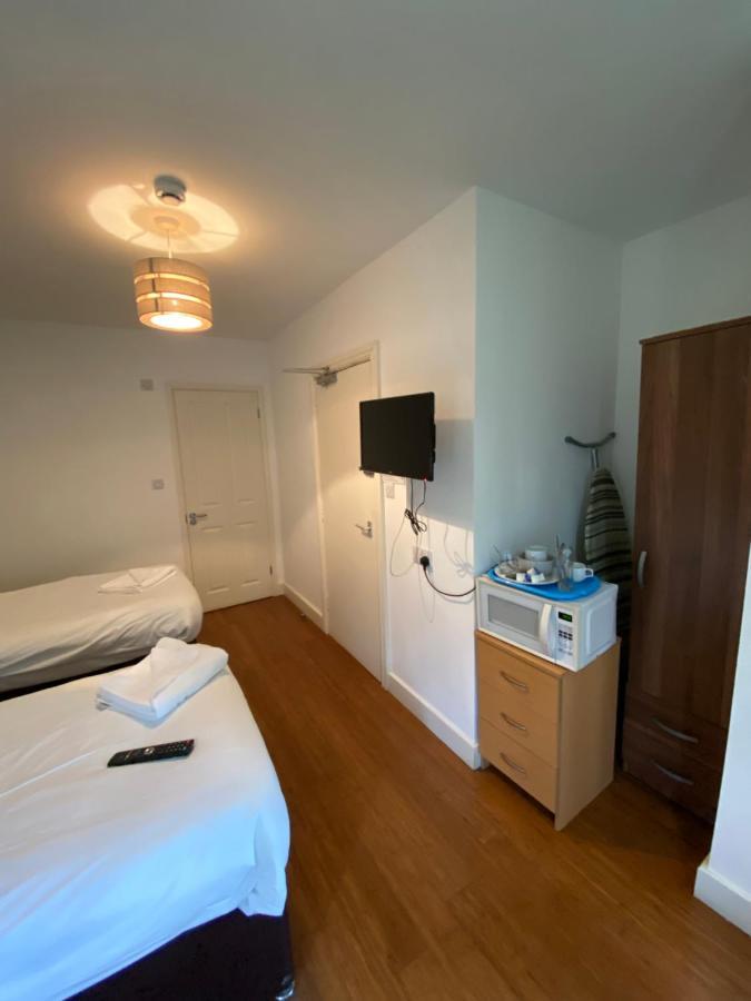 Contractors Guest House Гай-Віком Екстер'єр фото