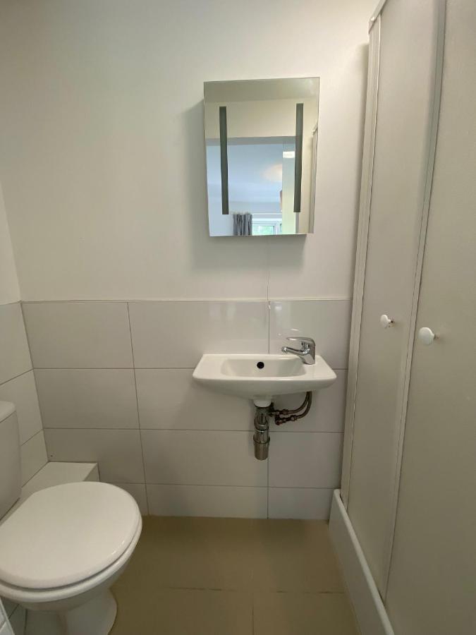 Contractors Guest House Гай-Віком Екстер'єр фото
