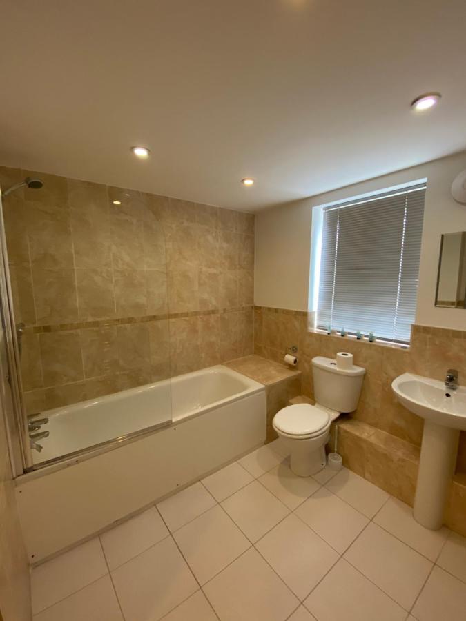 Contractors Guest House Гай-Віком Екстер'єр фото