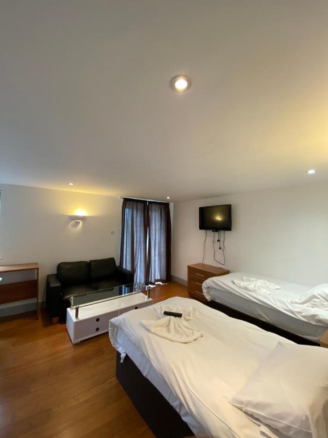 Contractors Guest House Гай-Віком Екстер'єр фото